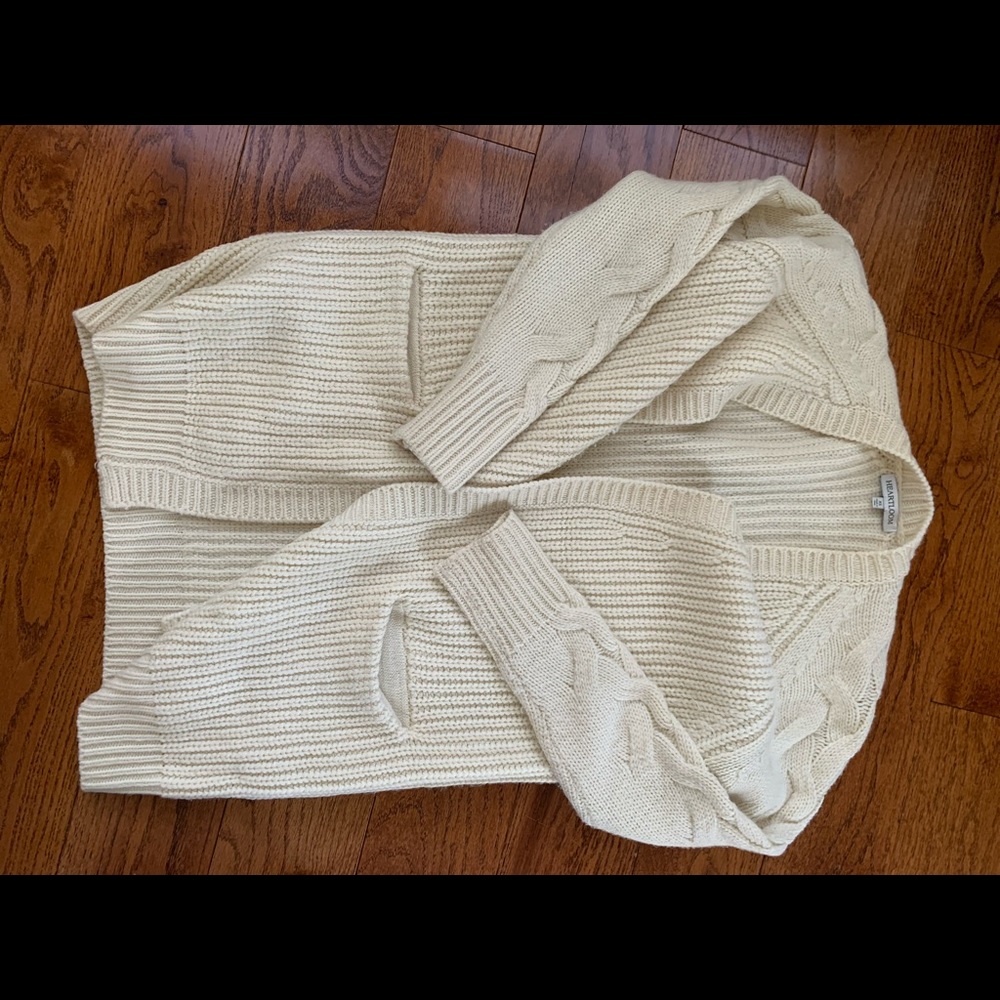 Women’s Heartloom sweater by Revolve XS - Picture 2 of 4